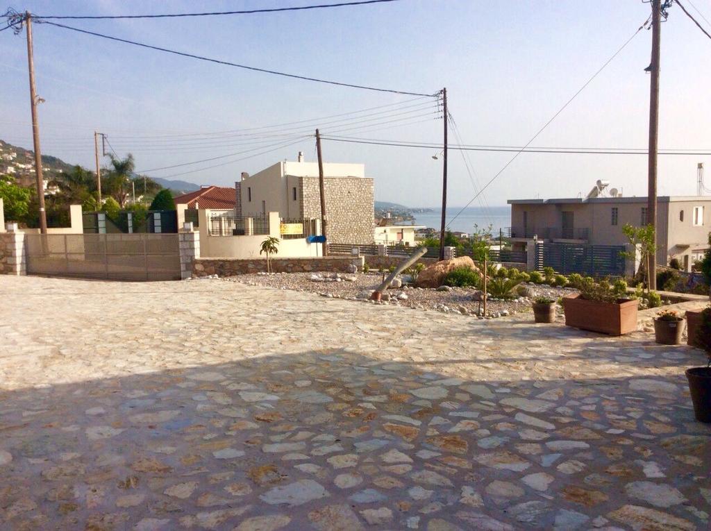 Mountain & Sea Apartment Kalamata Exterior photo